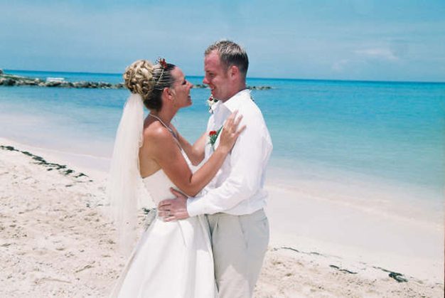 Last minute weddings abroad